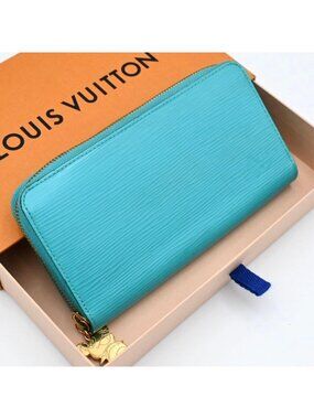 Louis Vuitton Epi Takashi Murakami Panda Zippy Wallet Blue